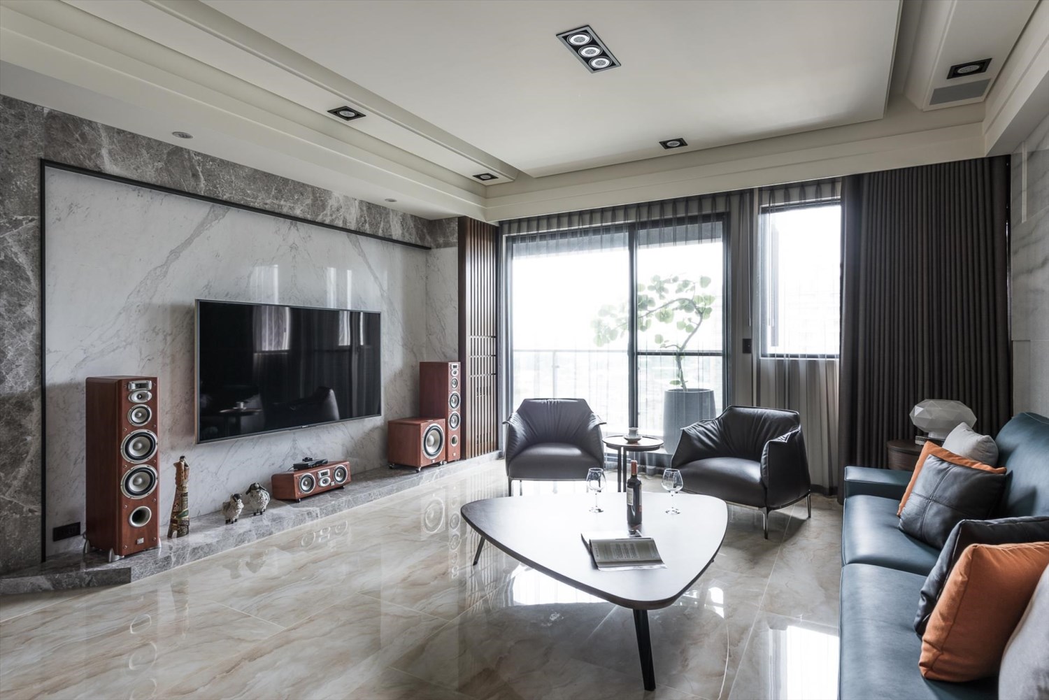 電視牆設計案例 8 – 不同石材的搭配